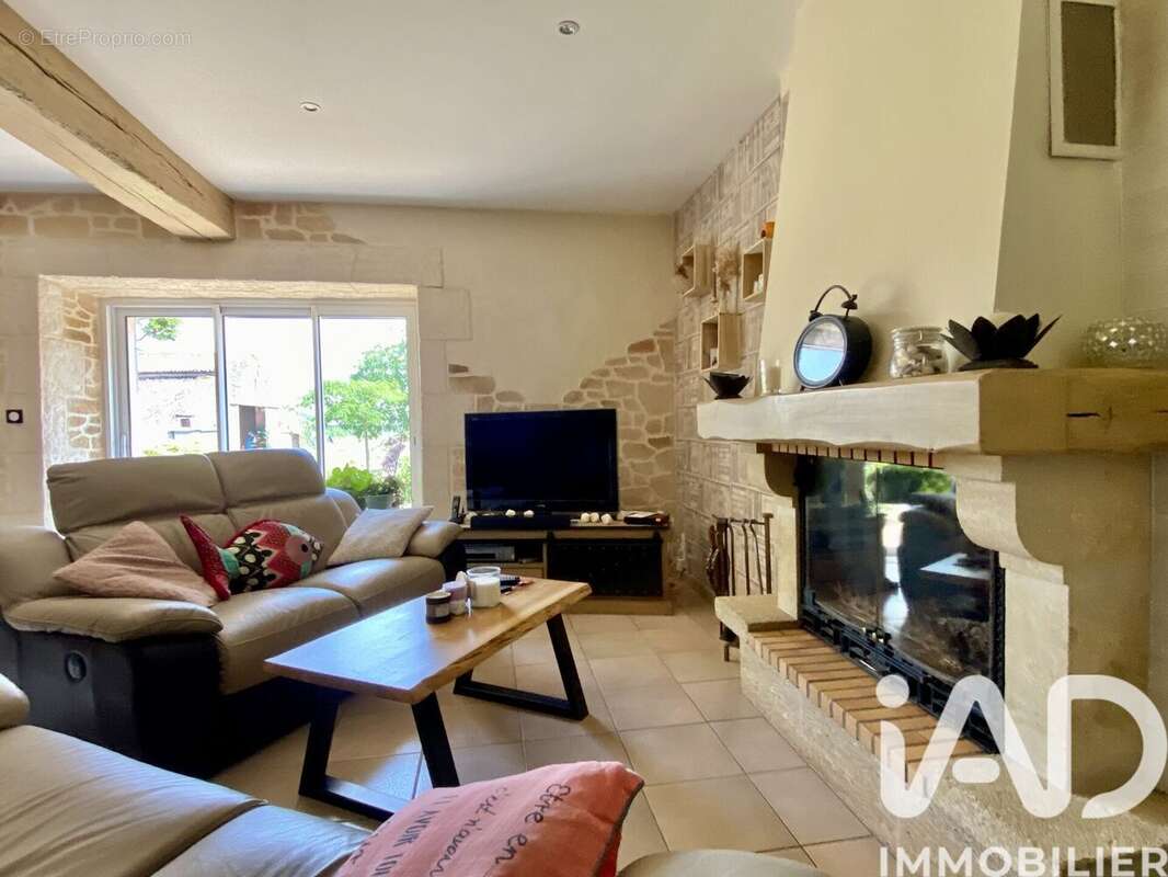 Maison 346 m² à Cezais  - photo 3