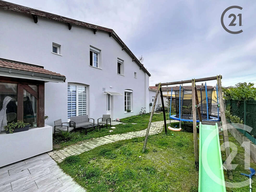 Maison à LA CHAUSSEE-SUR-MARNE