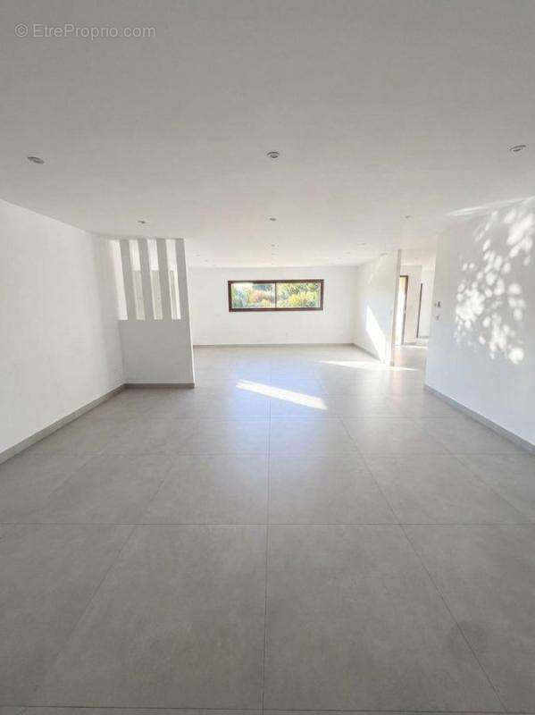 Maison 147 m² à Sassenay  - photo 2