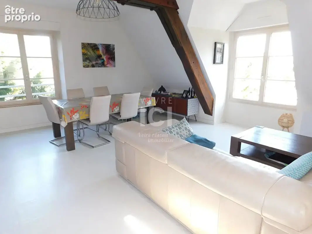 MURS-ERIGNE : Appartement au coeur des dépendances d'un château - photo 4