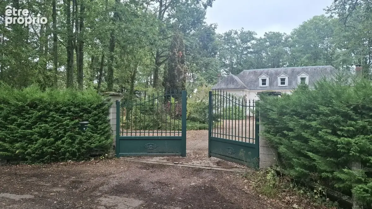 Photo Terrain à Chambray-Les-Tours au prix de 400 000€