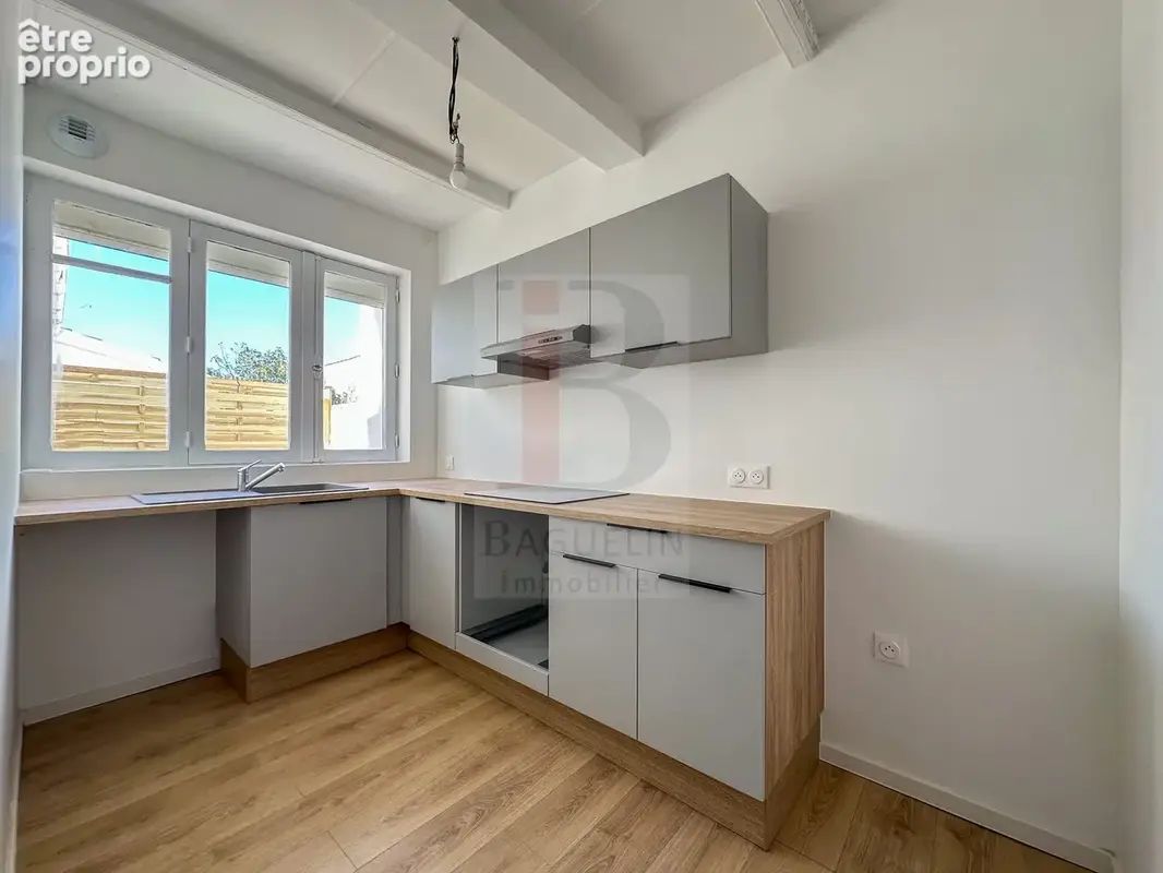 Appartement à FOURAS