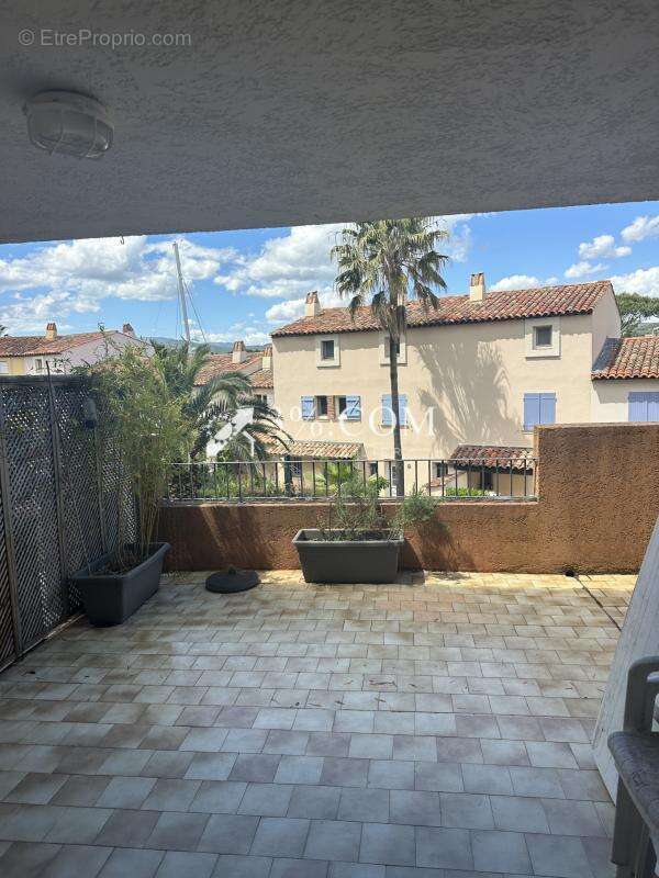Appartement à COGOLIN