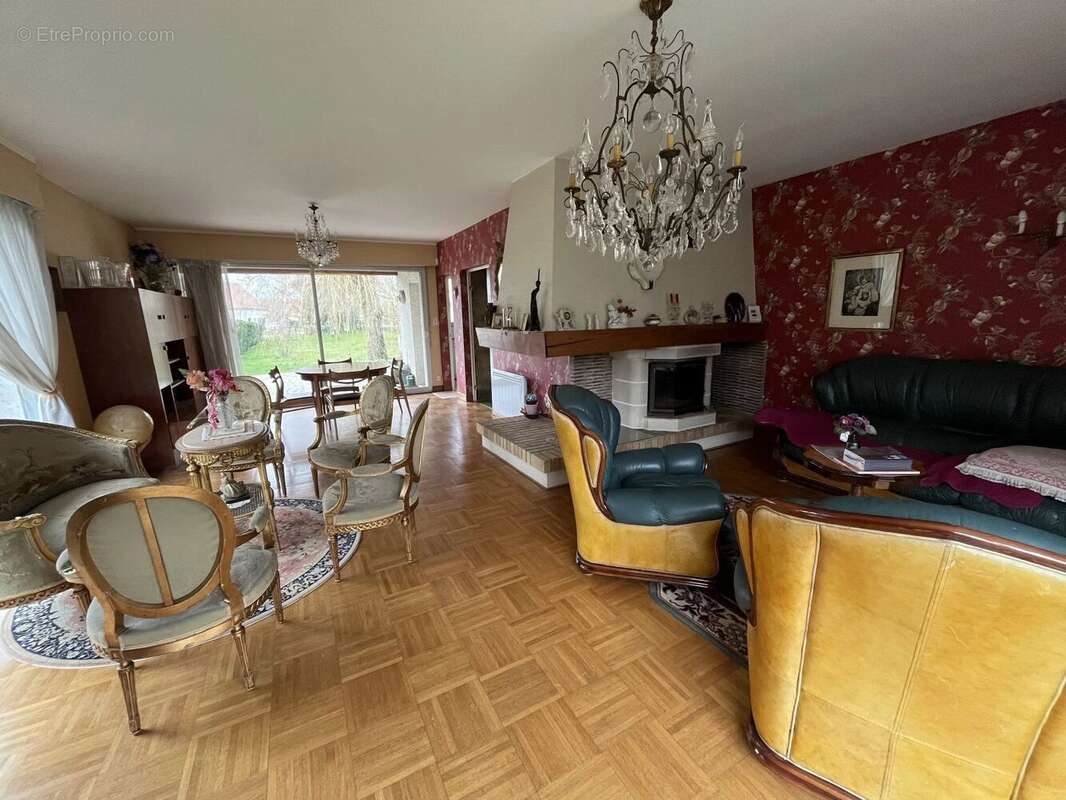 Maison à BRUYERES-ET-MONTBERAULT