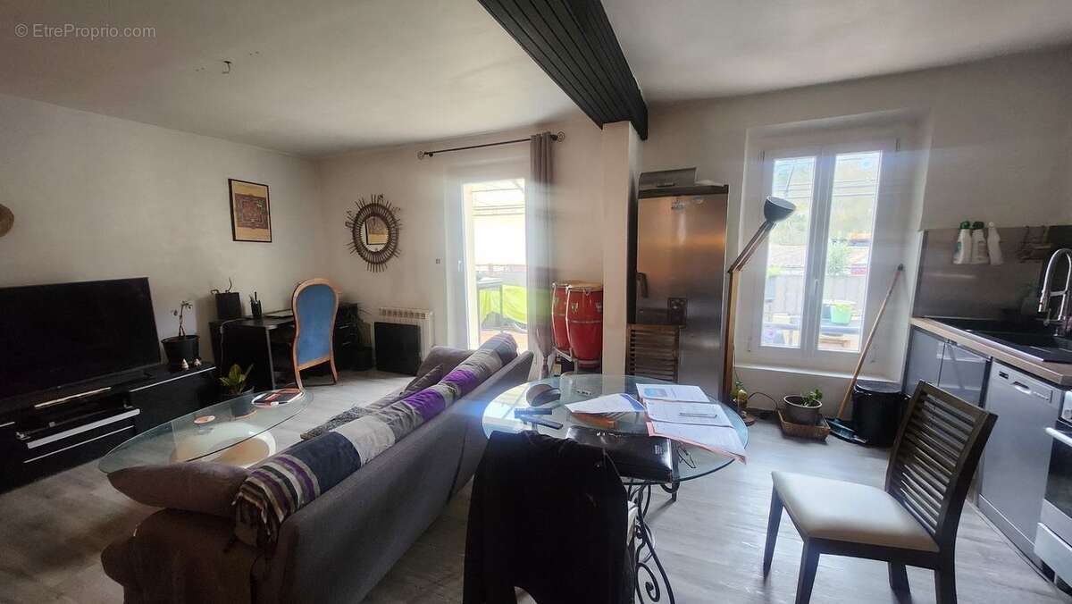 Auriol - maison jumelée T3  de 70m² - vente urgente - cause - Maison à AURIOL