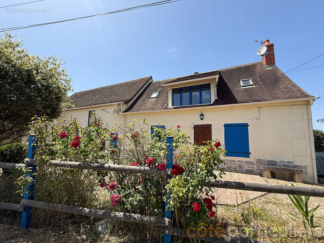 Maison à ORCENAIS