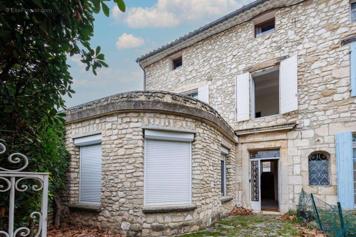 Maison à PERNES-LES-FONTAINES