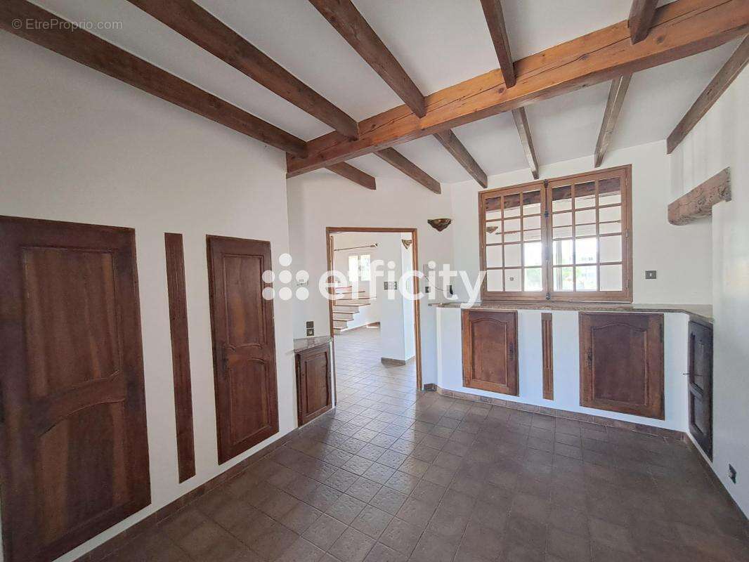 Maison 235 m² à Martigues  - photo 13
