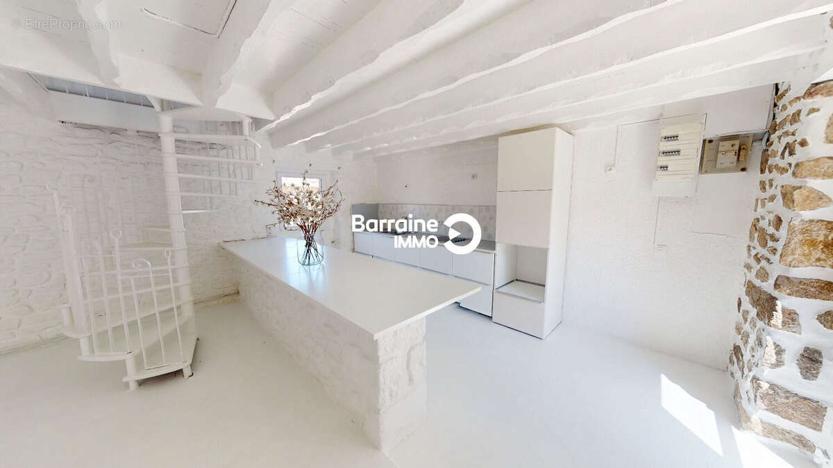 A vendre ploudaniel maison 5 chambres jardin dependances - photo 7