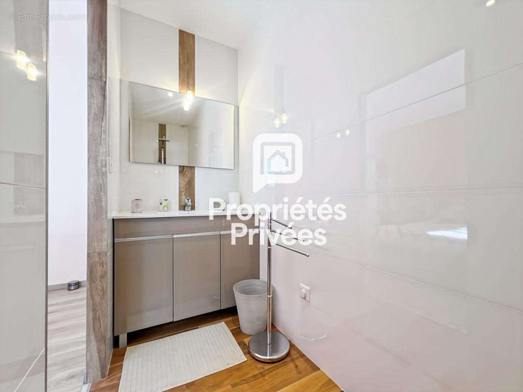 Maison de 200m² avec 4 chambres et piscine - photo 18