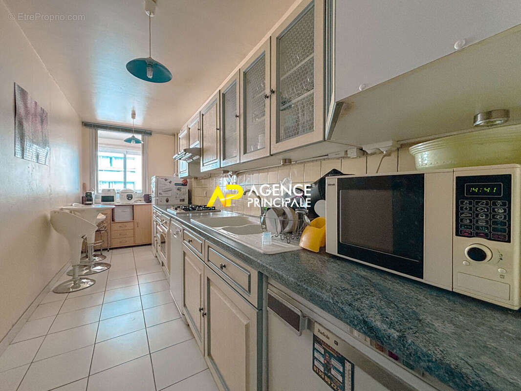Sartrouville - Appartement 5 pièces 81.70 m² avec loggia, cave et parking - photo 3