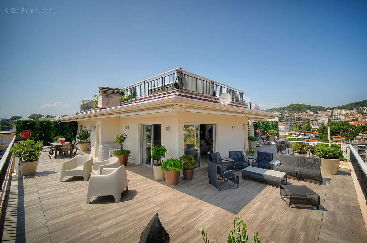 Appartement à LE CANNET