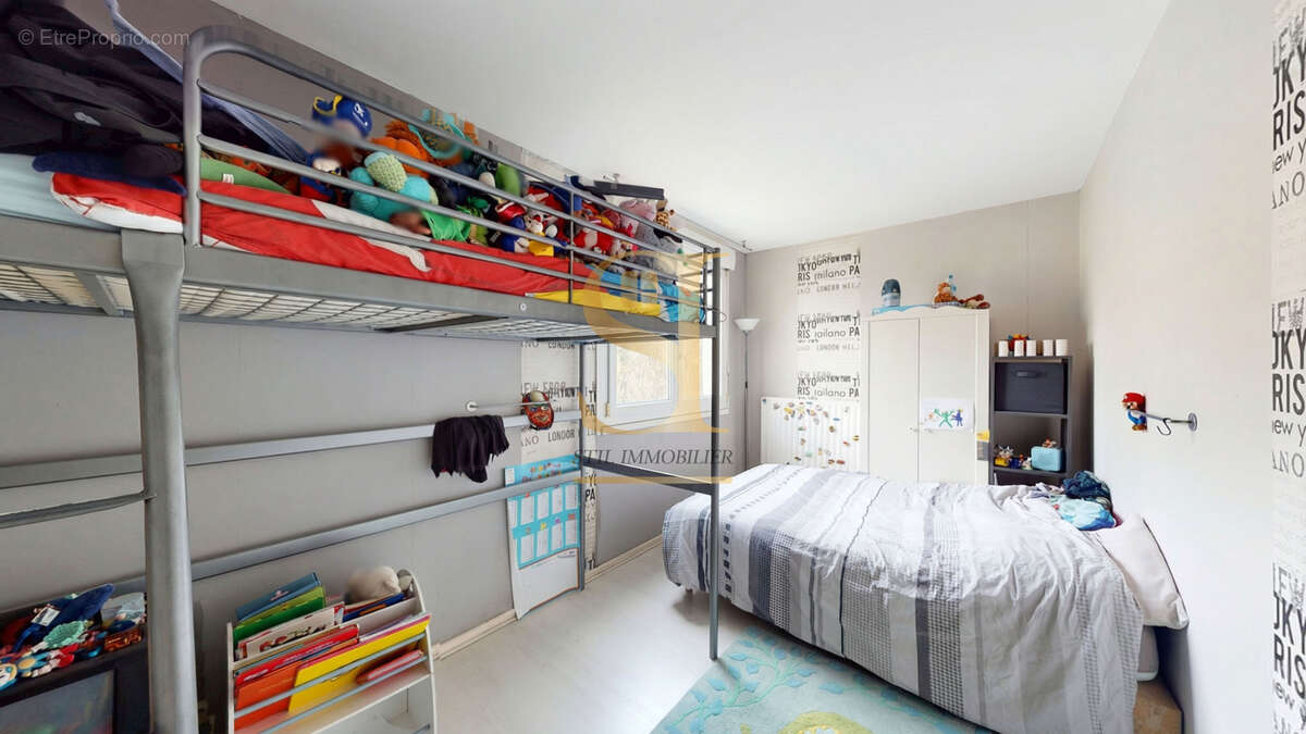 Appartement à COMBS-LA-VILLE
