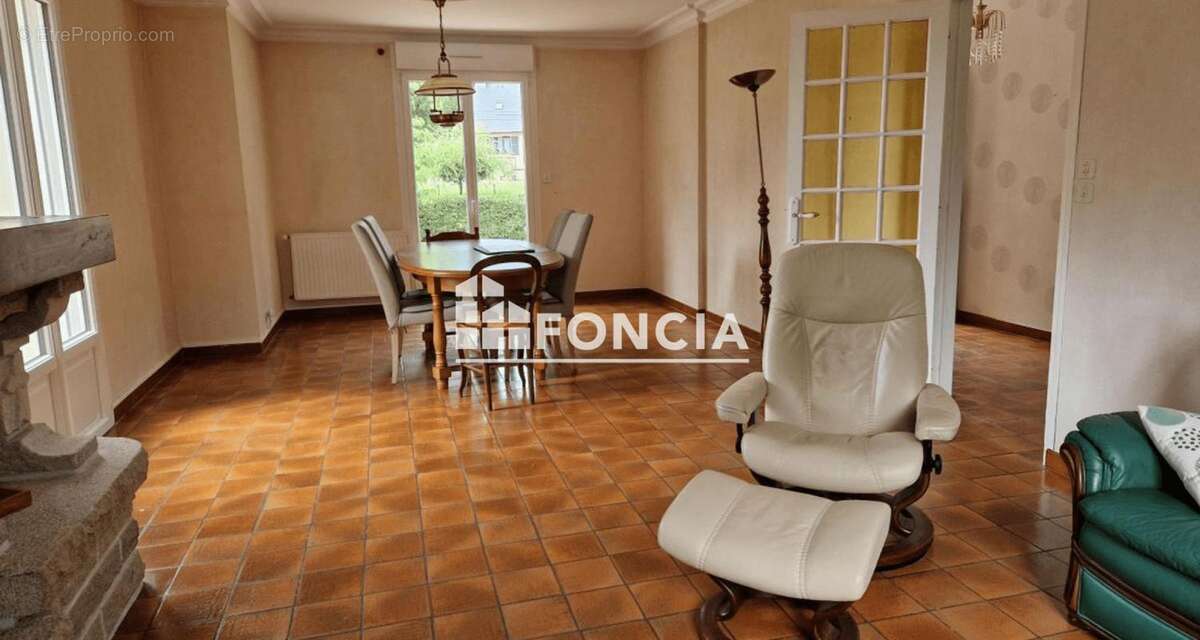 Maison à PLOUER-SUR-RANCE