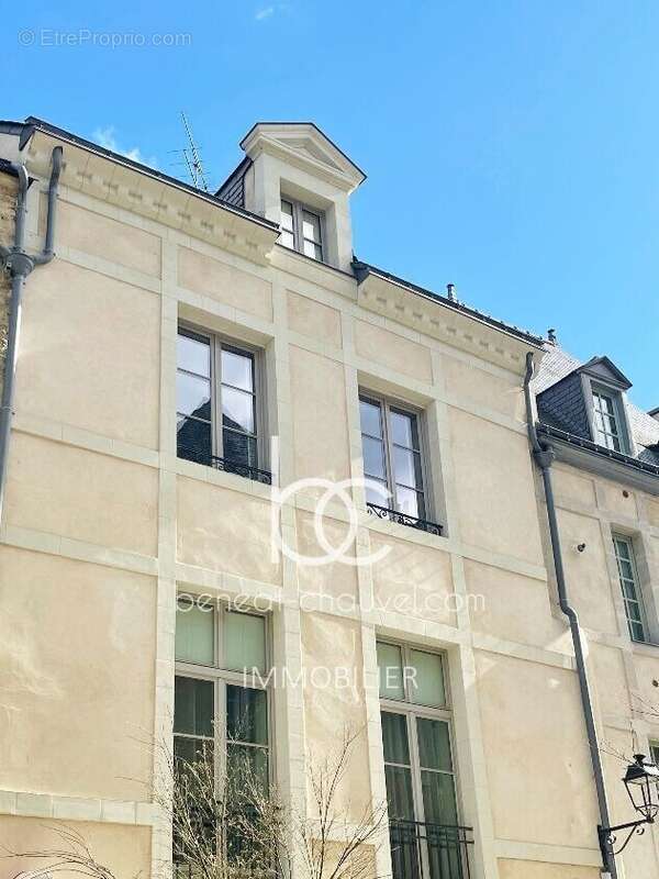 Vannes Centre Historique - Superbe T3 de 74.19 m² (77.28 m² au sol) à deux pas du Port - photo 9