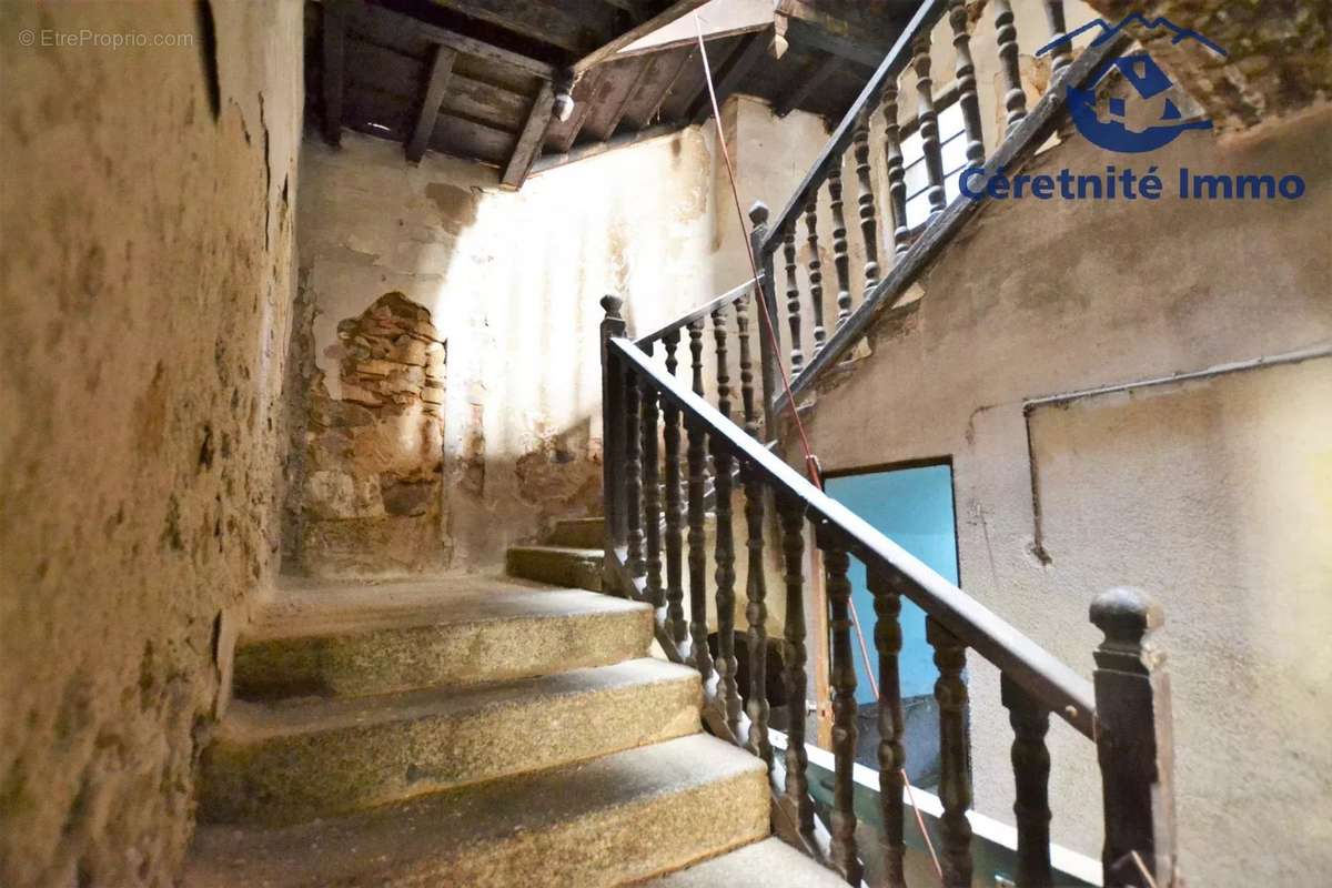 Appartement à SAINT-LAURENT-DE-CERDANS