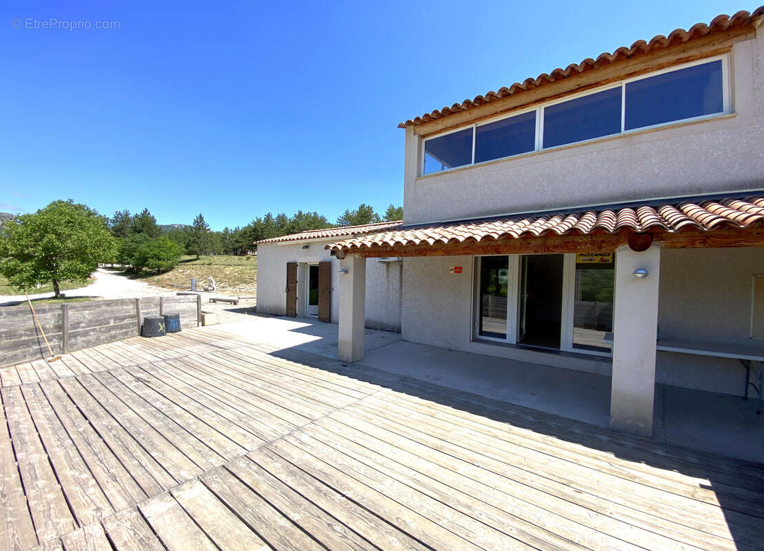 Region baronnies - ensemble immobilier avec commerce - photo 4