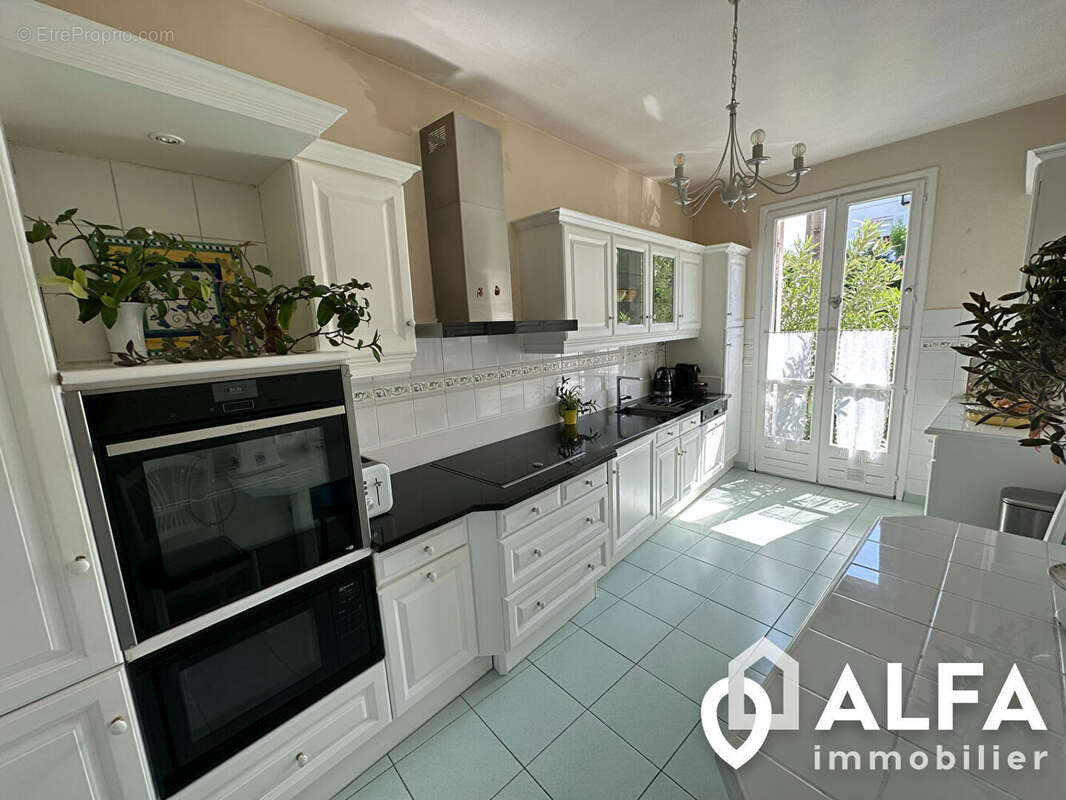 Maison Bas de Montmorency 8 pièce(s) 178 m2, avec dépendance et terrain de 960 m2. - photo 9