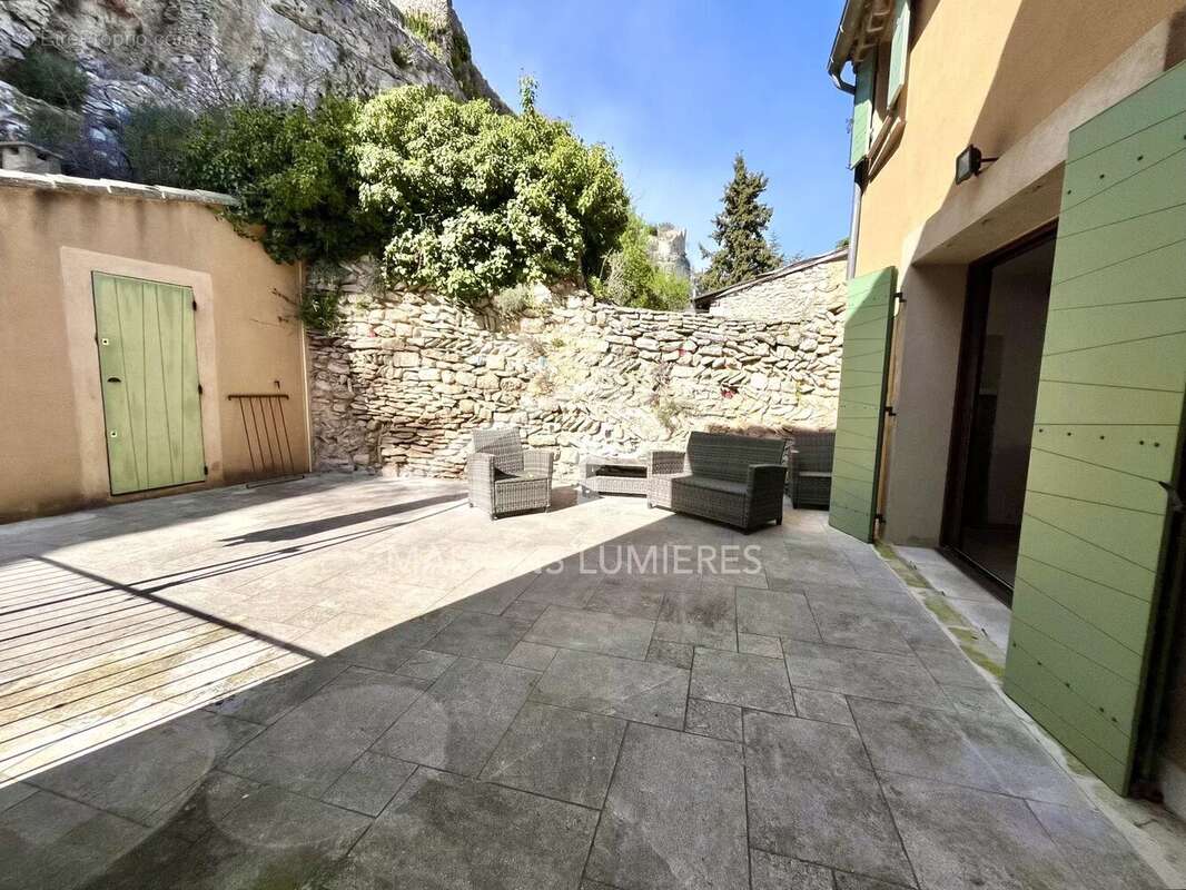 Maison à SAINT-SATURNIN-LES-APT