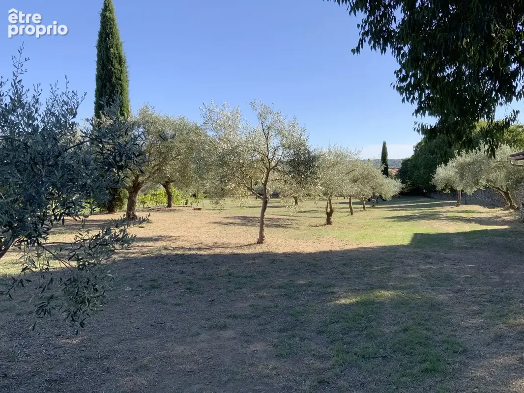 Propriété située à Uzès dans un secteur résidentiel. - photo 25