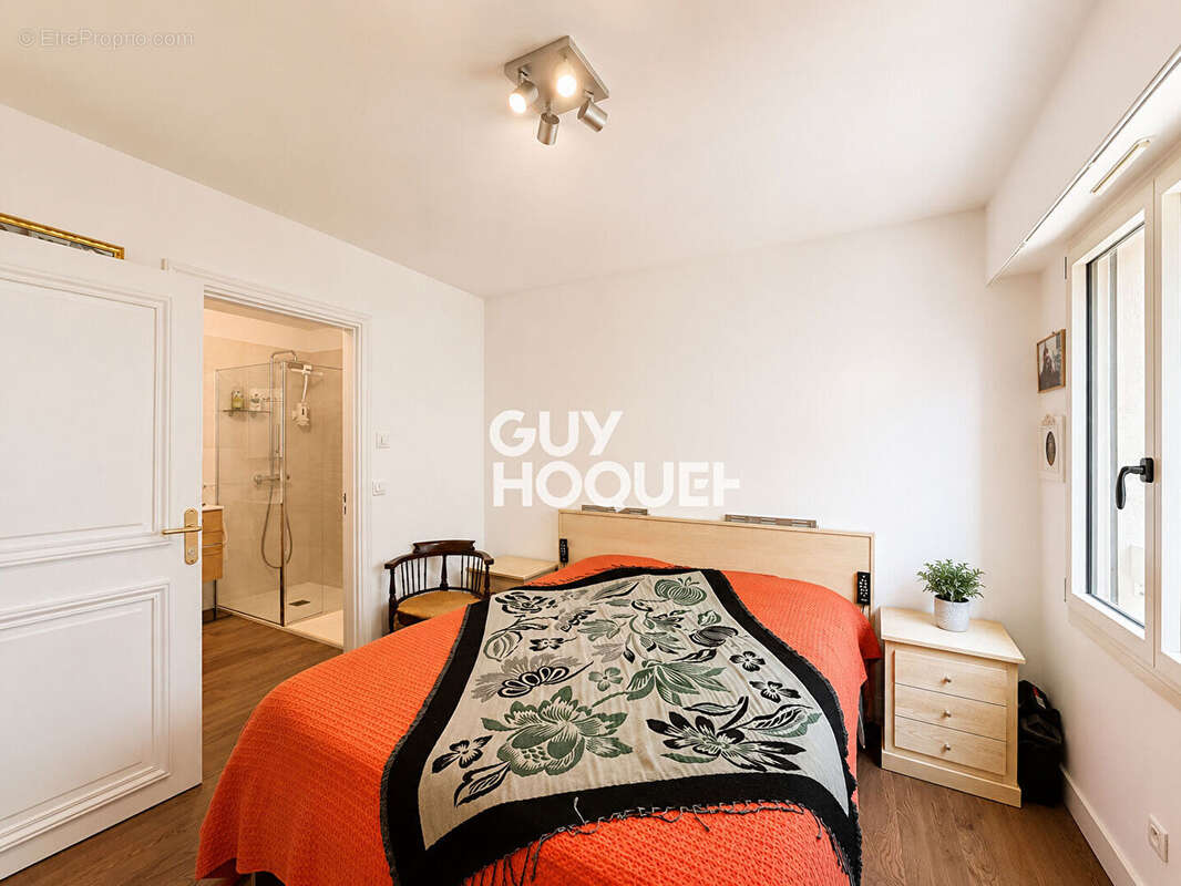 Appartement à MOUGINS
