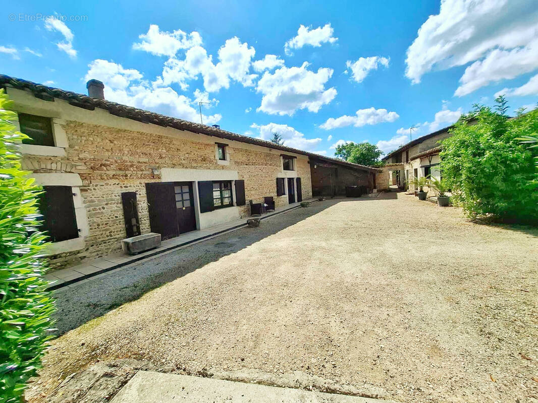 Maison à VIRIAT