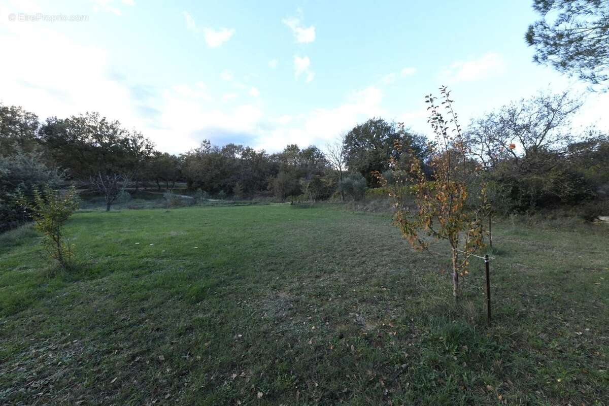 Terrain à UZES