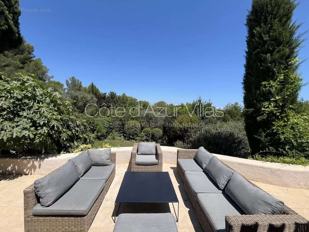 Castellaras - Charmante Villa dans prestigieux domaine proche Valbonne - photo 24