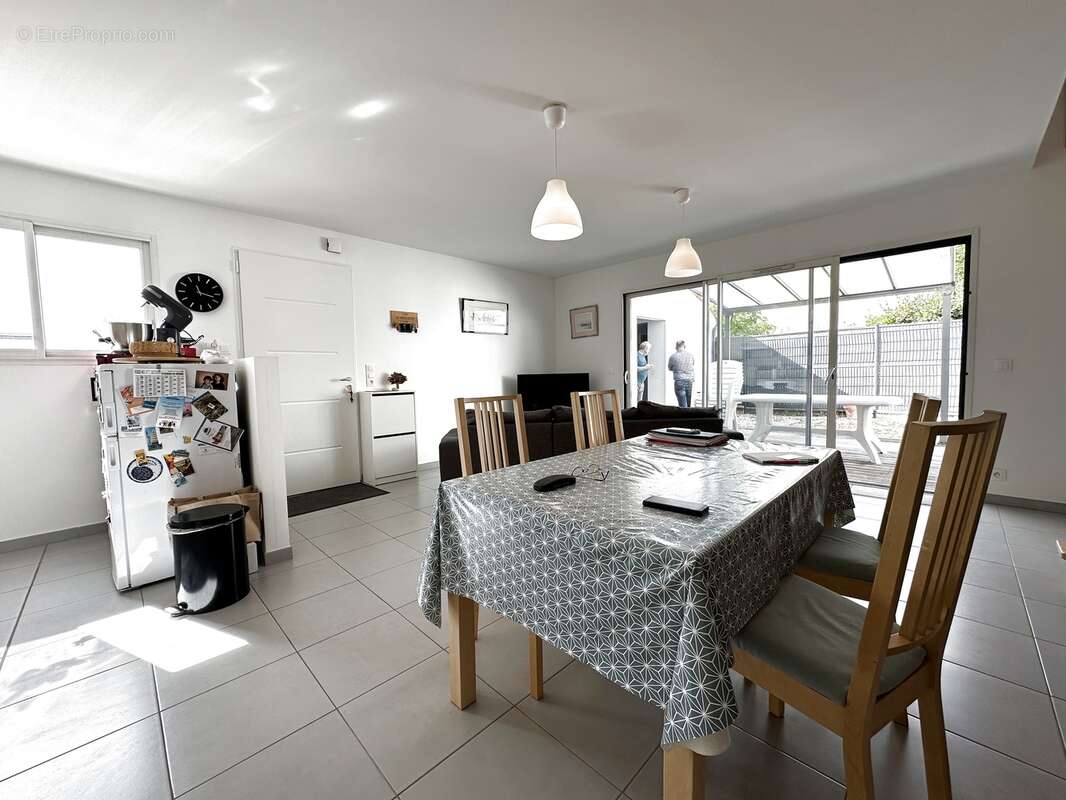 Maison à SAINT-GEORGES-DE-DIDONNE