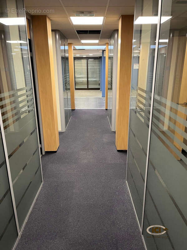 Commerce à VILLE-LA-GRAND