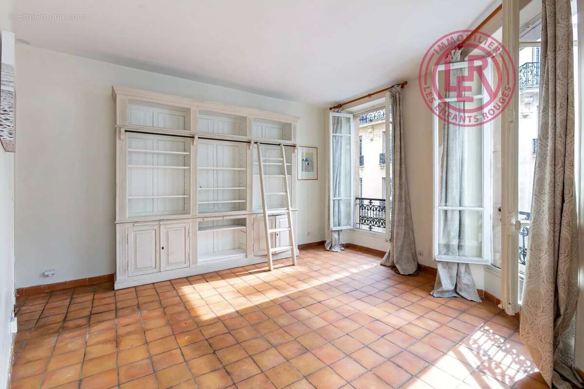 Appartement à PARIS-3E