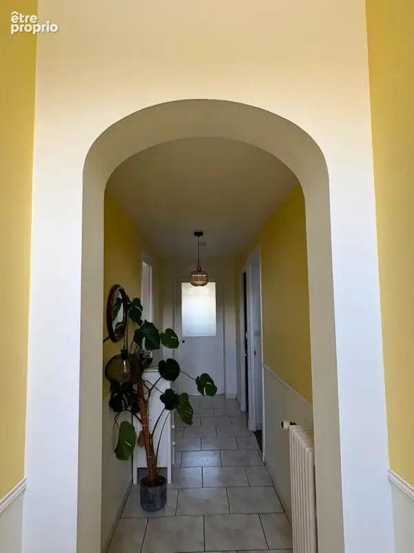 MAISON DE VILLE avec jardin arboré de 260 m2 et garage, à 450 m du Jardin Public ! - photo 6