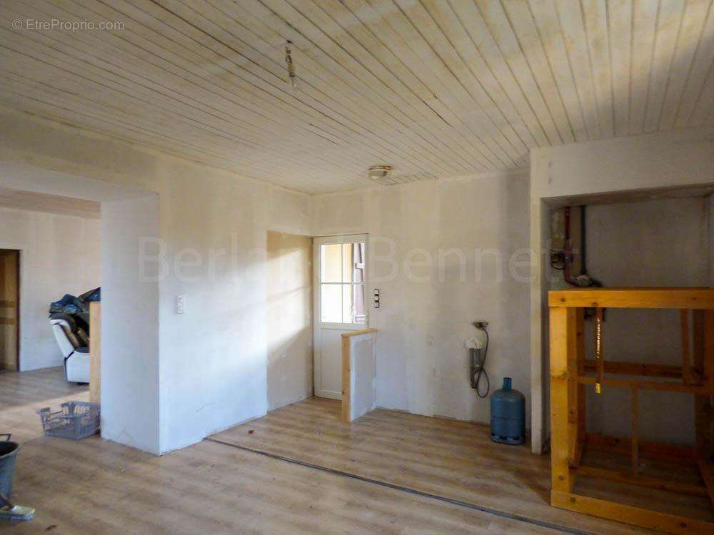 Maison à CHEF-BOUTONNE