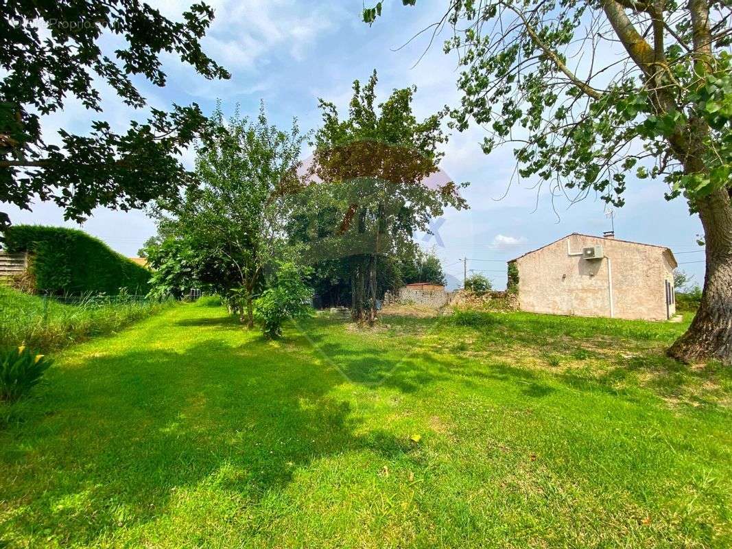 Maison à LA GRIPPERIE-SAINT-SYMPHORIEN