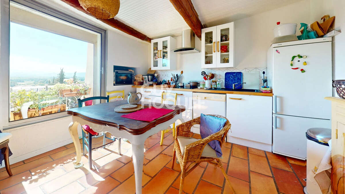 Maison à CHATEAUNEUF-DE-GADAGNE
