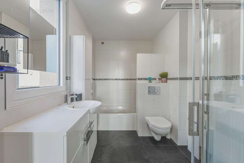 Maison à DIVONNE-LES-BAINS