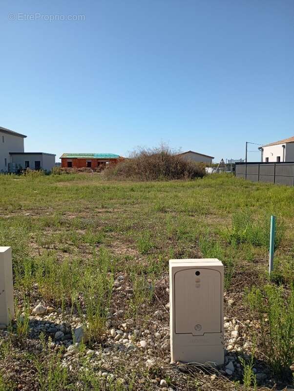 Terrain à GRANGES-LES-BEAUMONT