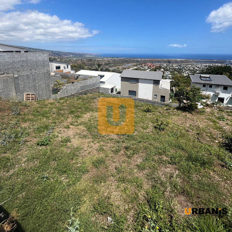 Terrain à LA POSSESSION