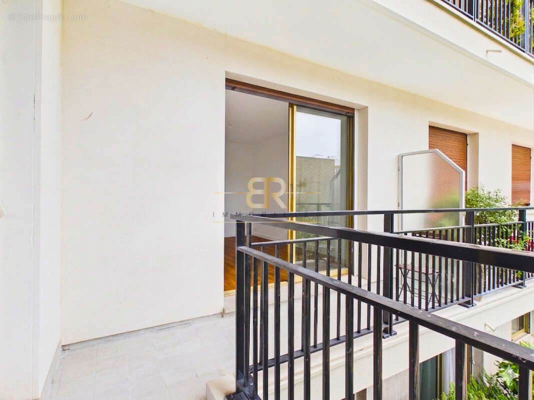 Appartement à NEUILLY-SUR-SEINE