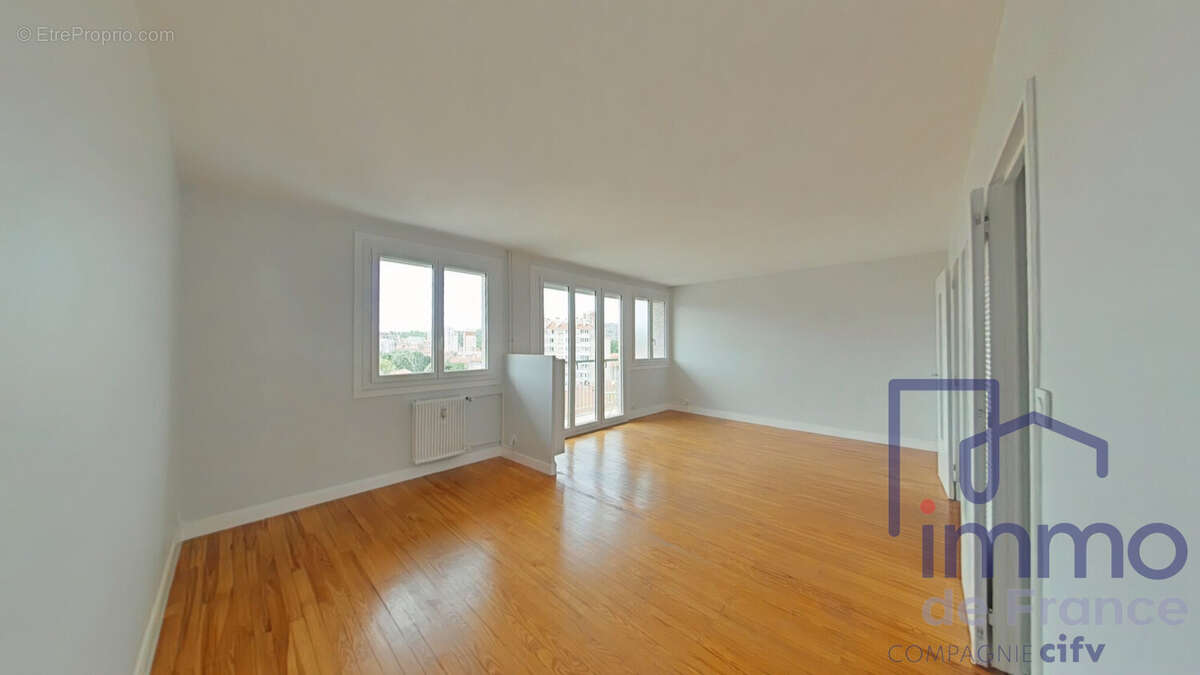 Appartement 57 m² à Saint-Etienne  - photo 2