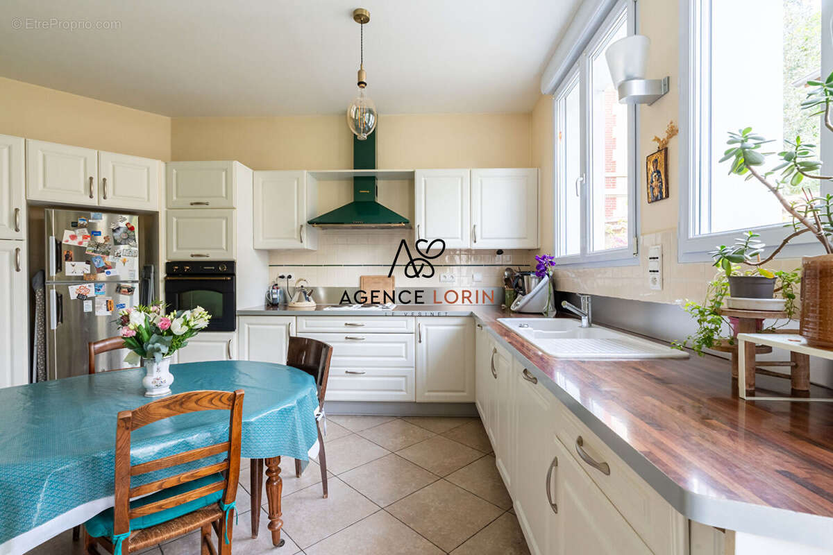 Maison Le Vésinet - 191 m² - 9 pièces - photo 9