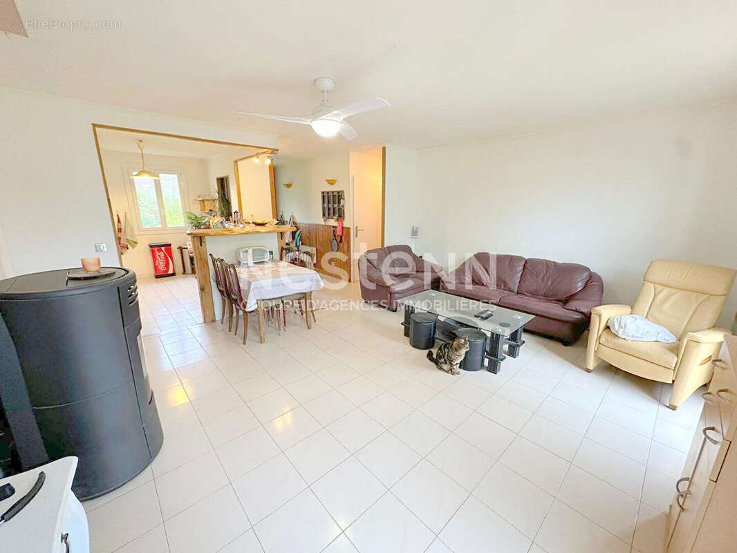 A VENDRE - proche de CHAUMONT EN VEXIN - 4 chambres - 114m² habitables - 1087m² de terrain - photo 2