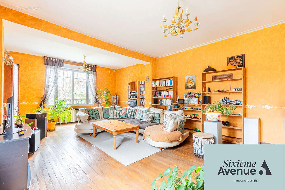 Maison à SAVIGNY-SUR-ORGE