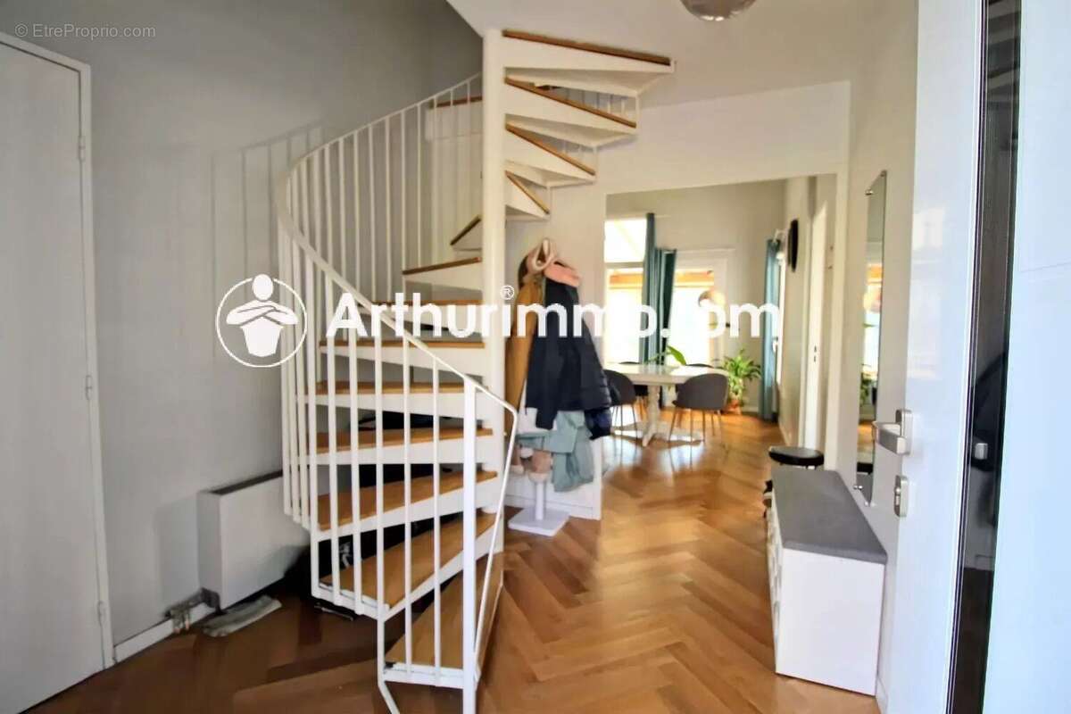 Maison à SAVIGNY-LE-TEMPLE