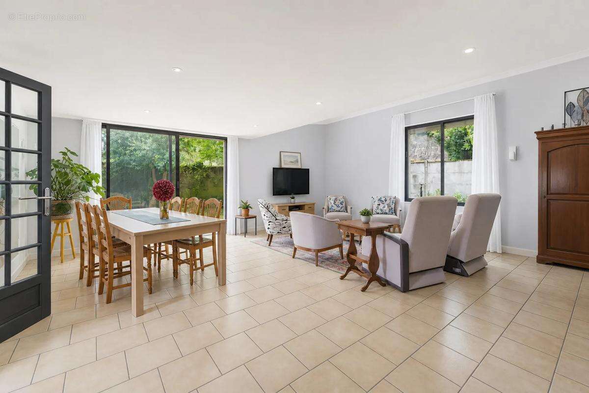 Maison Familiale Lumineuse de 155 m² à Bordeaux Caudéran - photo 4