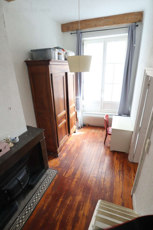 T2 bis - prox place morel - 70 m2 - photo 8