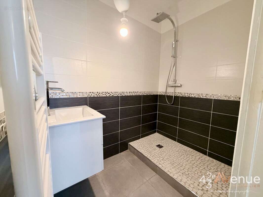 Appartement à SAINT-ETIENNE