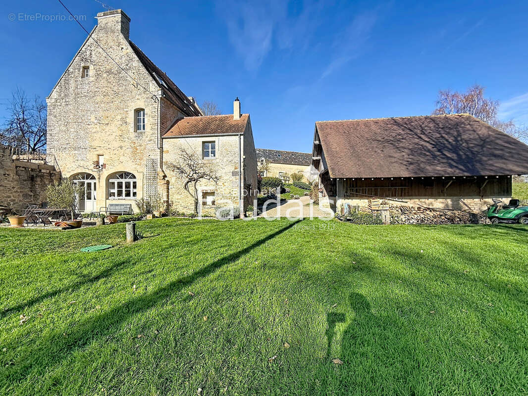 Maison à VERSAINVILLE