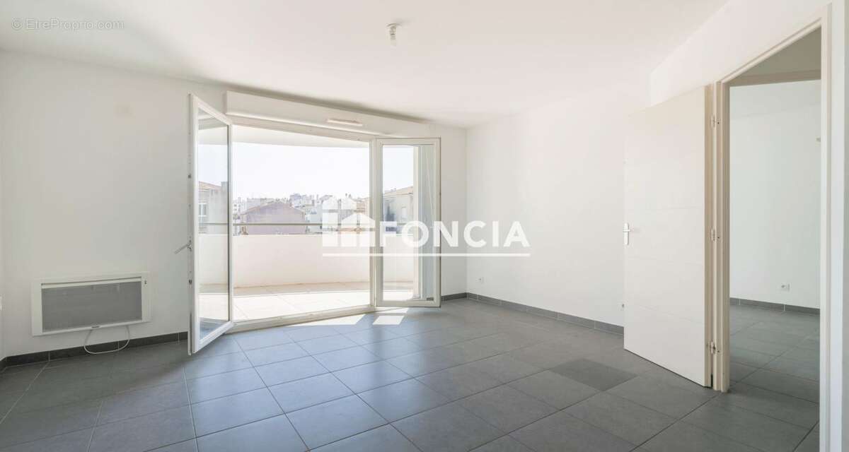 Appartement à MARSEILLE-4E