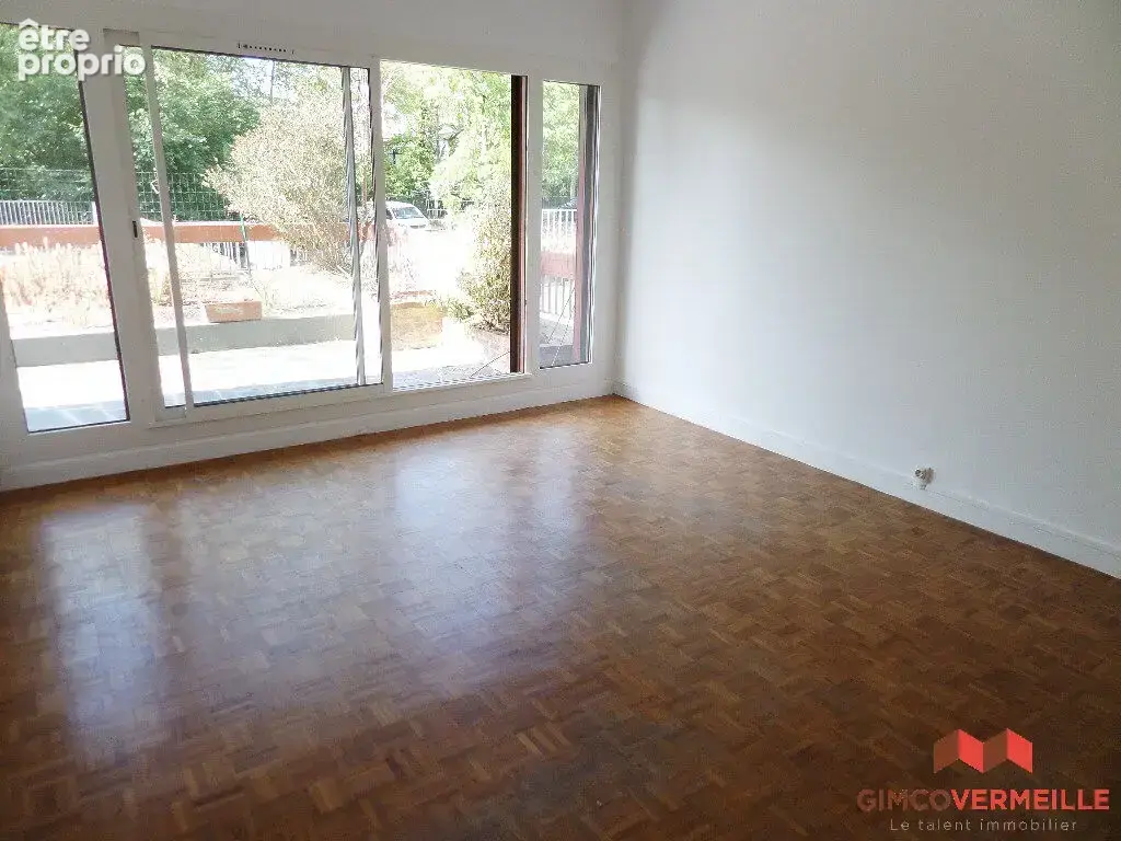 Appartement à LA CELLE-SAINT-CLOUD